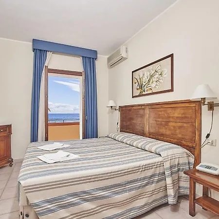 Rodriguez Hotel 3*